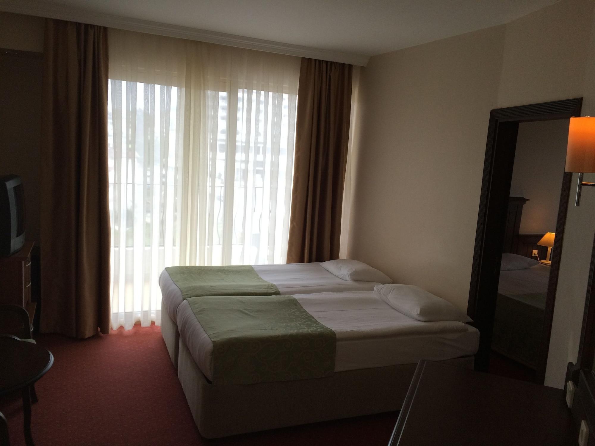 Side Palm D'Or Hotel Exterior photo