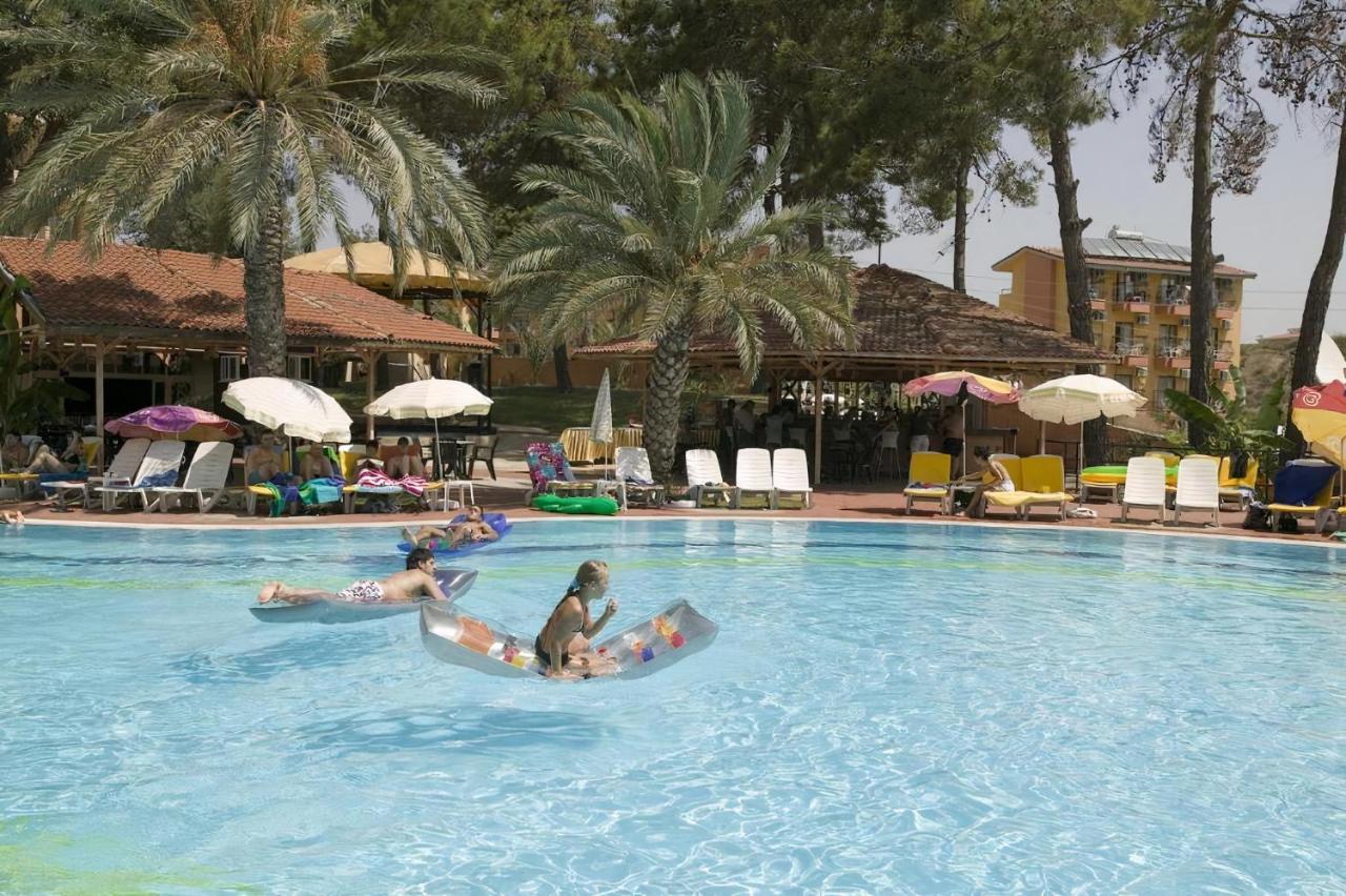 Side Palm D'Or Hotel Exterior photo